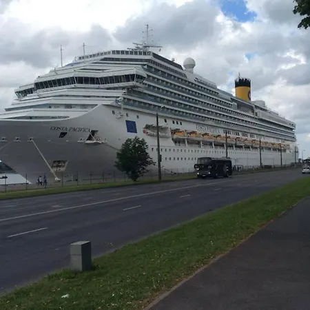 Cozy Near The Embankment And The Old Town And Free Parking In Front Of The Windows Appartement