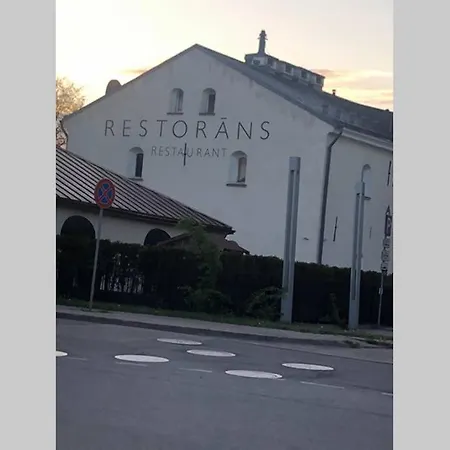 Appartement Cozy Near The Embankment And The Old Town And Free Parking In Front Of The Windows *