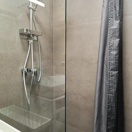 アパート Cozy Near The Embankment And The Old Town And Free Parking In Front Of The Windows *