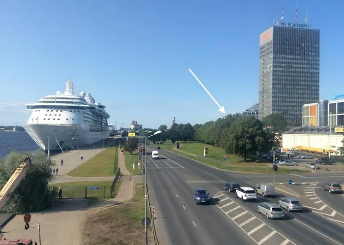 Cozy Near The Embankment And The Old Town And Free Parking In Front Of The Windows Appartamento *