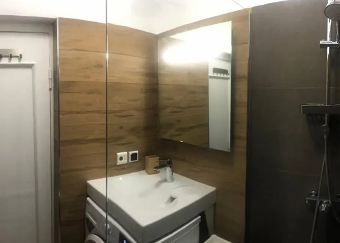 Cozy Near The Embankment And The Old Town And Free Parking In Front Of The Windows