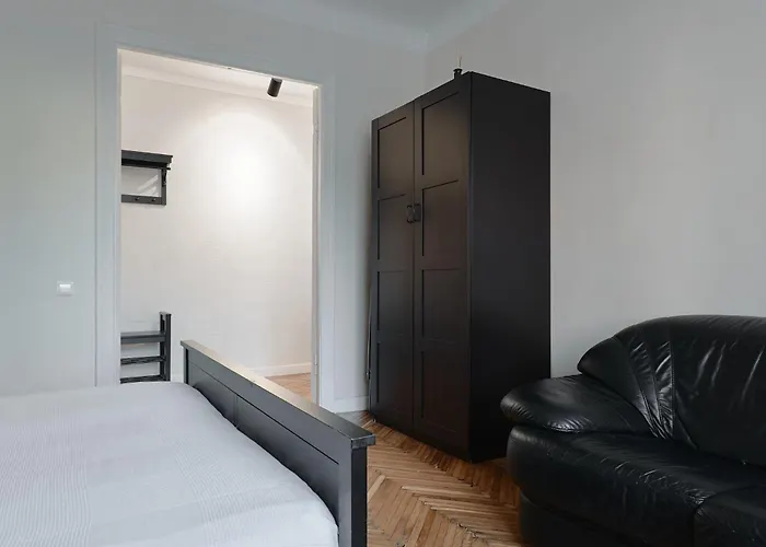 Cozy Near The Embankment And The Old Town And Free Parking In Front Of The Windows Riga