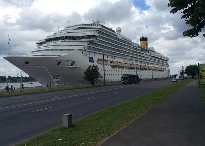 Cozy Near The Embankment And The Old Town And Free Parking In Front Of The Windows 公寓