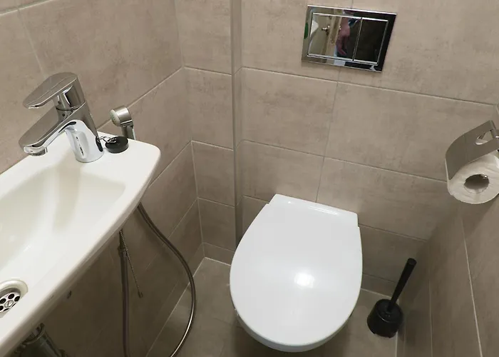 Cozy Near The Embankment And The Old Town And Free Parking In Front Of The Windows 里加