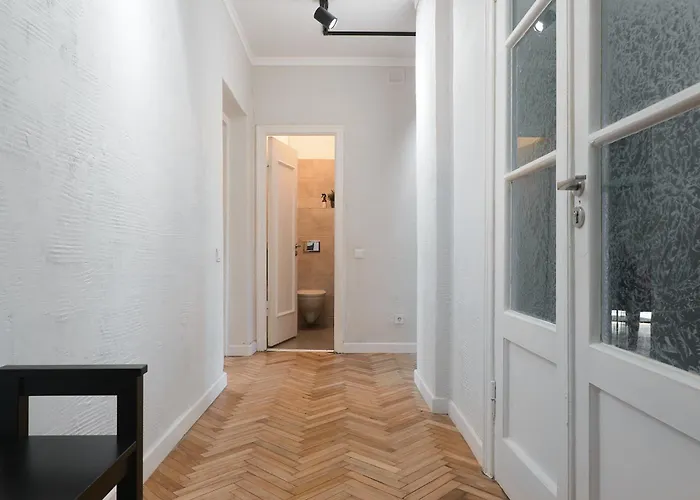 Cozy Near The Embankment And The Old Town And Free Parking In Front Of The Windows